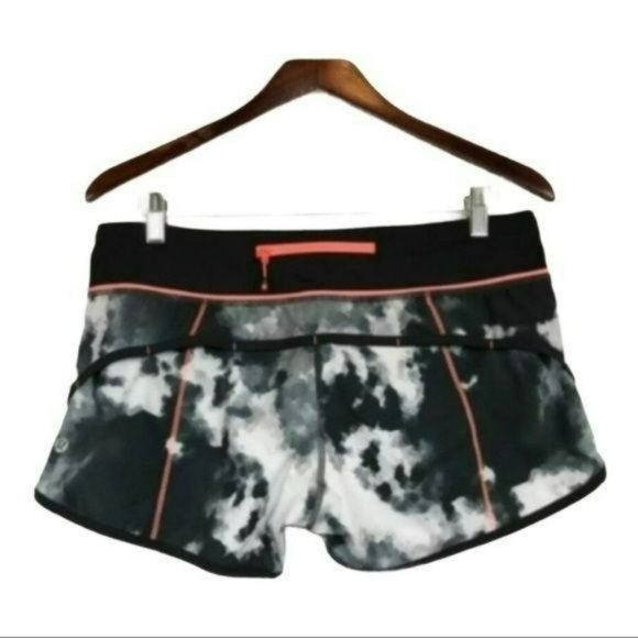 Lululemon Speed Shorts Blooming Pixie Black and White, Size 8 - Picture 2 of 4